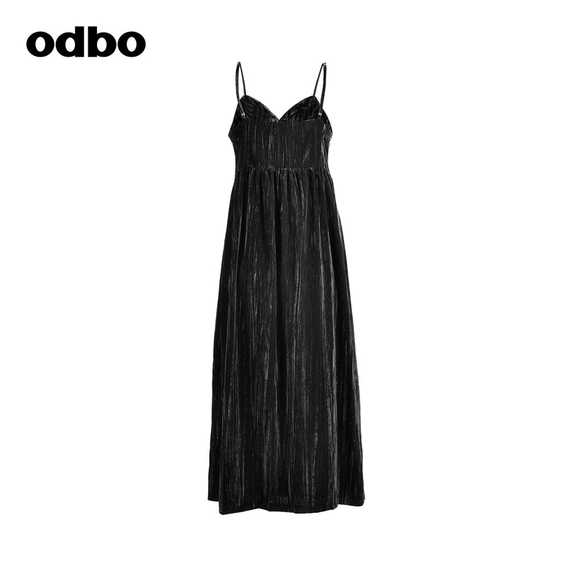 Odbo早秋2022年新款女時尚黑色吊帶連衣裙中長款顯瘦高腰內搭裙子