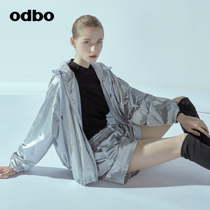 Odbo休閒氣質連帽短外套女秋冬2021年新款寬鬆舒適運動防風上衣潮